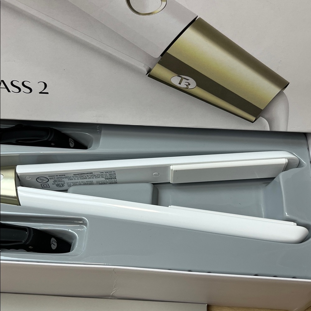 T3 SinglePass 2 Straightening & Styling Iron - Picture 5 of 7